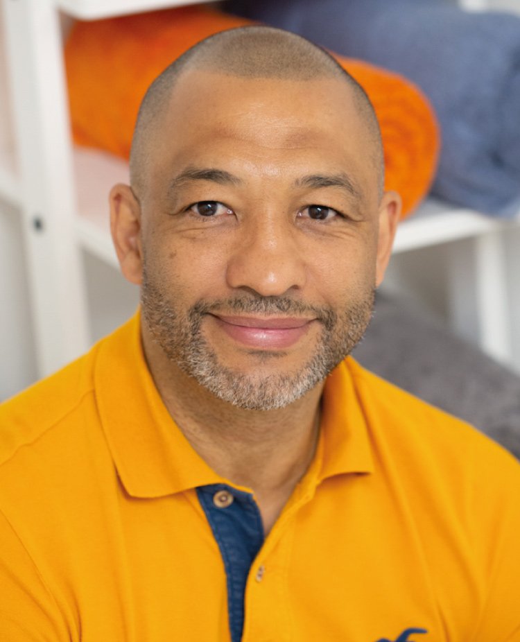 karl-thomas-portrait